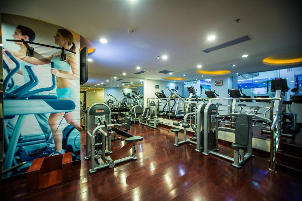 Beijing Palace Soluxe Hotel Astana Buitenkant foto The gym at the hotel